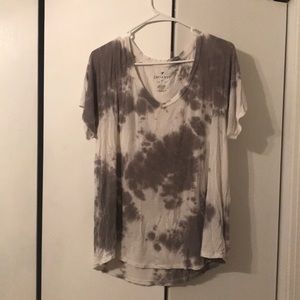 Grey and white tye-dye v-neck tee